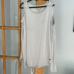 Like new Hollister brand gray sweater size small